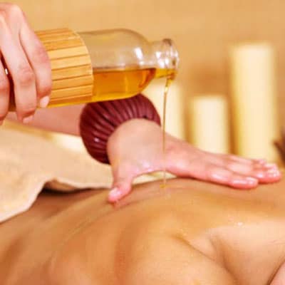 Ayurvedic oil full body massage in Mumbai